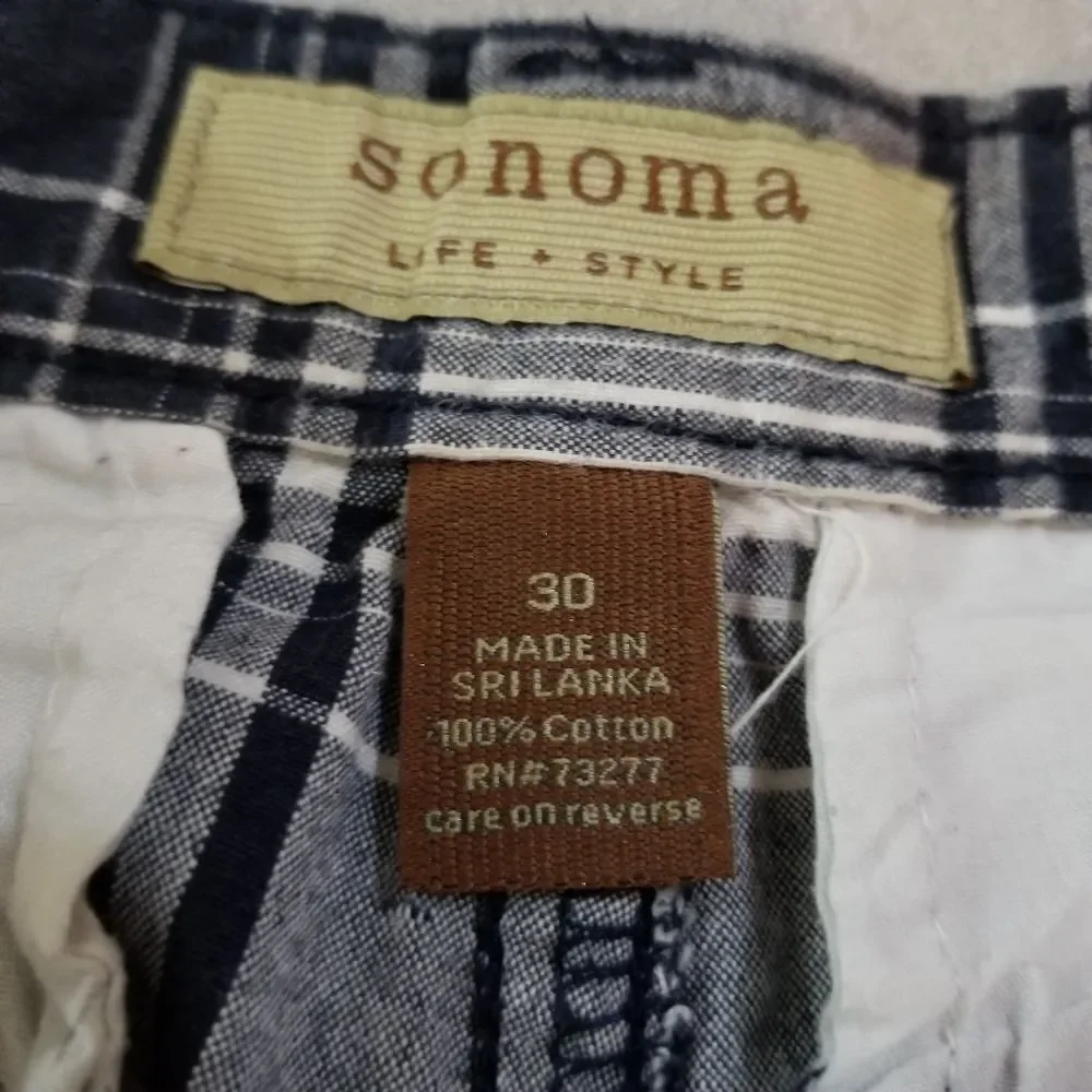 Sonoma Lifestyles Blue and White Plaid Shorts Size 30‎